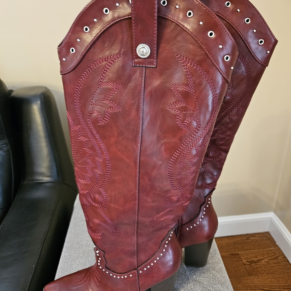 Womens Burgundy Knee-High Boots Size 8 - Picture 3 of 5